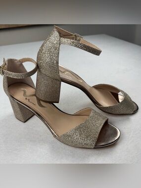 Nina Gold Glitter Block Heel Sandals Size 10 Ankle Strap